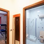 Mochileros Hotel *